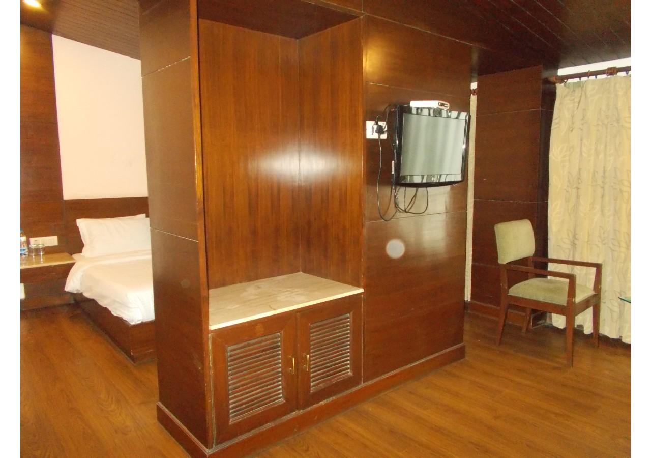 The Imperial Square Hotel Mussoorie Exterior photo